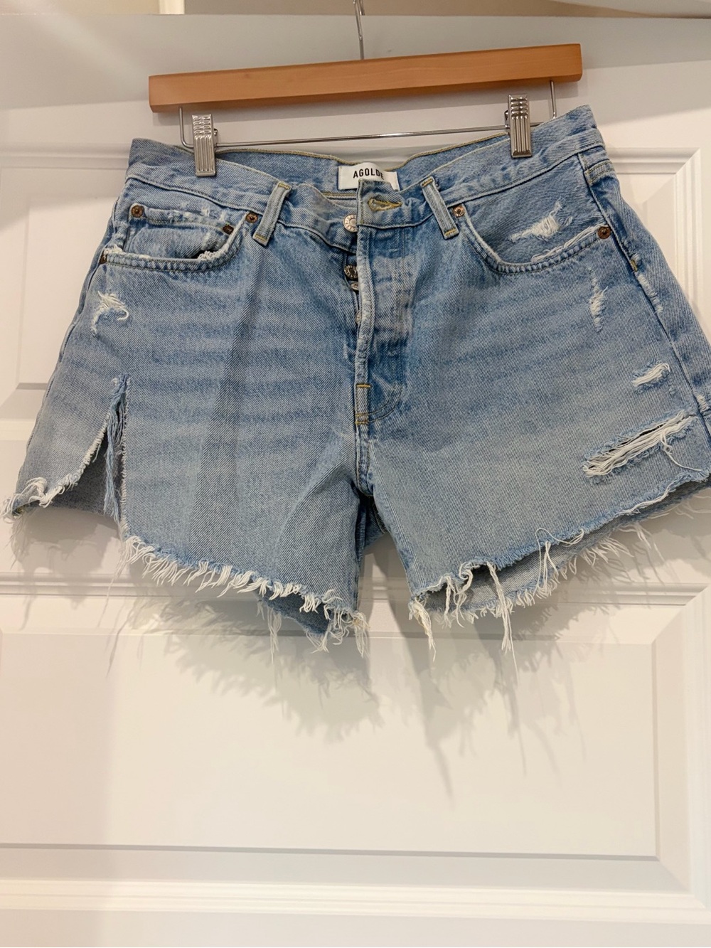 AGOLDE Parker Distressed Denim Shorts Light Wash Raw Hem Button Fly Size 39